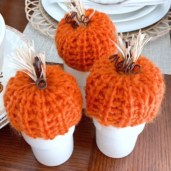 3 hand crocheted mini pumpkins - Picture 6 of 6